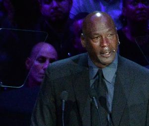 Michael Jordan en larmes pour dire adieu à Kobe Bryant et sa fille Gianna le 24 février 2020 au Staples Center de Los Angeles