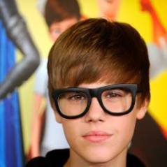 Photos ... Justin Bieber ... Il ne quitte plus ses lunettes de geek