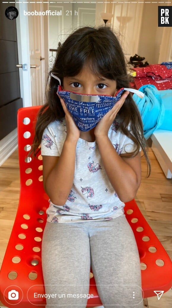 Coronavirus : Luna, la fille de Booba fait des masques pour le personnel soignant