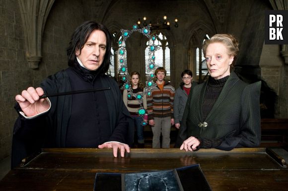 Harry Potter : J.K. Rowling rend hommage à Alan Rickman qui jouait Severus Rogue, et ses tweets ont ému beaucoup d'internautes