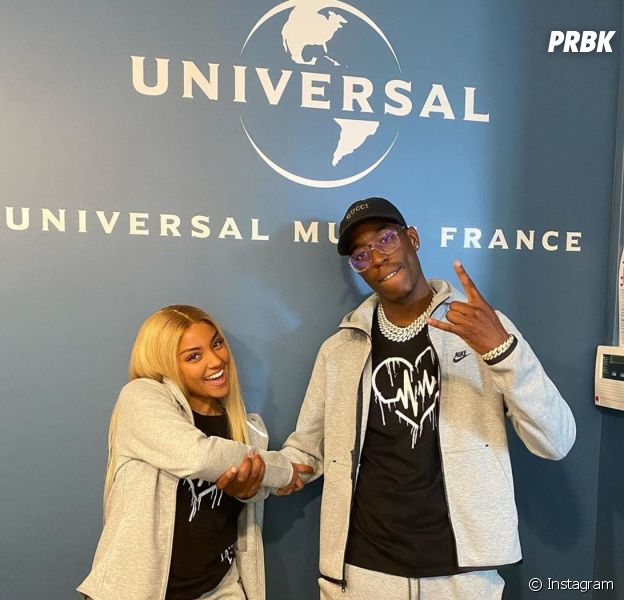 Wejdene signe chez Universal Music France : "Merci à tous ceux qui critiquent" !