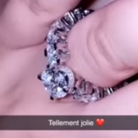 Kevin Guedj (Les Marseillais aux Caraïbes) fait une nouvelle demande en mariage à Carla Moreau... et lui offre une autre bague