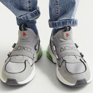 Zara dévoile des sneakers inspirées de la PlayStation 1, les réactions sont très partagées