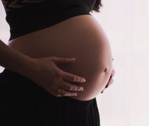 A 19 ans, elle tombe enceinte... en étant encore vierge : elle raconte tout sur TikTok