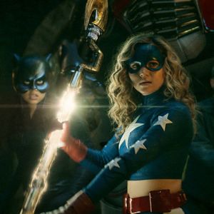 Stargirl saison 1 : Brec Bassinger prévient, le dernier épisode va vous faire pleurer