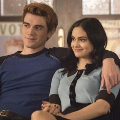 Riverdale saison 5 : KJ Apa et Camila Mendes racontent le tournage des scènes de baiser en pandémie