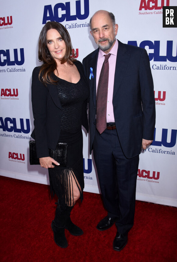 Good Doctor : Richard Schiff (Dr Glassman) et Sheila Kelley (Debbie) sont en couple dans la vie