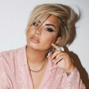 Demi Lovato en studio pour enregistrer une chanson sur l'attaque du Capitole : de nombreux internautes se moquent
