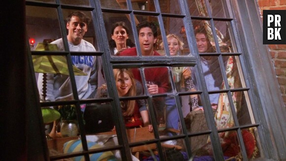 Friends le retour : Lisa Kudrow (Phoebe) confie que les retrouvailles acteurs ont enfin commencé à être tournées, la diffusion devrait se faire au printemps 2021