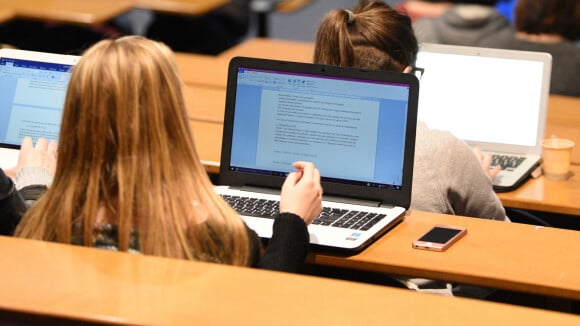 Université : repas à 1 euro pour tous, présentiel... les annonces de Macron pour les étudiants