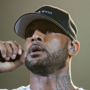 Booba de retour dans Planète Rap sur Skyrock : le duc de Boulogne arrête de boycotter l'émission et accepte de revenir pour parler de son prochain album "Ultra", tout en invitant Rohff et GIMS