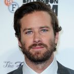 Armie Hammer accusé de viol par une ex, une enquête ouverte : l'avocat de l'acteur réagit