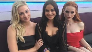 Camila Mendes célibataire : comment sa rupture l'a rapprochée de Madelaine Petsch et Lili Reinhart