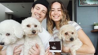 Grant Gustin papa : Andrea LA Thoma dévoile le sexe et le prénom de leur bébé ?