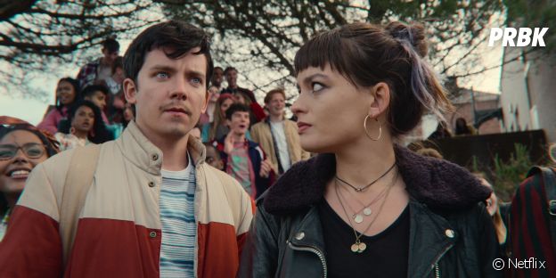 Sex Education saison 3 : Maeve et Otis sur une photo