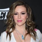 Alyssa Milano revient sur sa guerre avec Shannen Doherty : "je me sens un peu coupable"