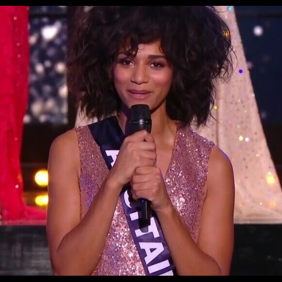 Miss France 2022 : Ambre Andrieu (Miss Aquitaine) répond à la polémique sur sa coiffure et confirme qu'elle ne voulait pas ça.