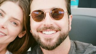 Ashley Greene (Twilight) enceinte : "J'ai hâte de te voir partager ta lumière avec notre bébé"