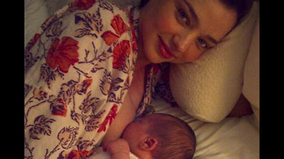 Miranda Kerr ... elle nous montre son fils en petite tenue