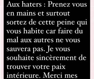 Emilie clashe ses haters.