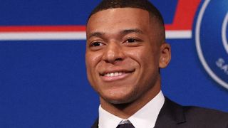 Kylian Mbappé : un nouveau très gros contrat bien loin du PSG, "dans le foot, on n'a pas cette émotion-là"