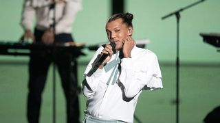 Stromae : abdos et gros pecs, ces images du chanteur ultra musclé dans une télé-réalité font halluciner tout le monde