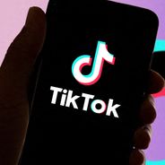 Gagne-t-on vraiment 1000€ à chaque million de vues sur TikTok ? Ce Français dévoile son salaire hallucinant et casse le mythe