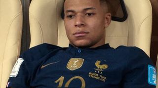 "Tu préfères envoyer des nudes" : Kylian Mbappé moqué par Booba