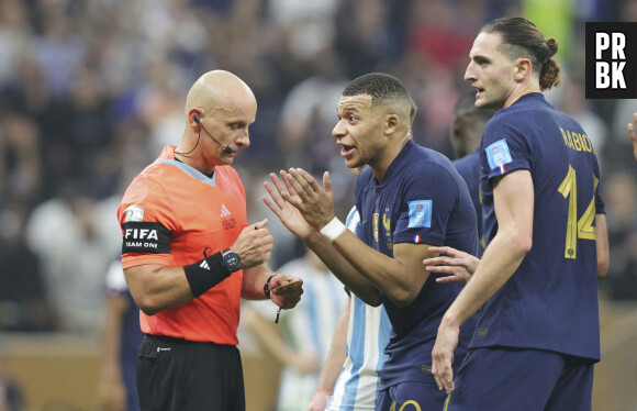 "C'est chercher la petite bête" : l'arbitre de la finale France-Argentine assume de ne pas avoir respecté le règlement sur un but de Lionel Messi