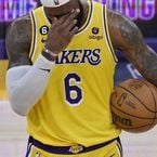 "Ca résume bien sa carrière" : LeBron James bat un record historique en NBA en pleine défaite des Lakers, les internautes se moquent de la star