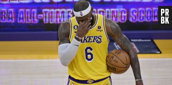 "Ca résume bien sa carrière" : LeBron James bat un record historique en NBA en pleine défaite des Lakers, les internautes se moquent