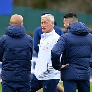 Didier Deschamps ( selectionneur - entraineur - France ) - staff Entraînement de l'équipe de France de football pour le match de qualification à l'Euro 2024 contre les Pays-Bas au centre de formation et centre National du Footbal de Clairefontaine-en-Yvelines, France, le 20 mars 2023. © Federico Pestellini/Panoramic/Bestimage  Training of the French football team for the Euro 2024 qualifying match against the Netherlands at the training center and National Footbal Center in Clairefontaine-en-Yvelines, France, on March 20, 2023.