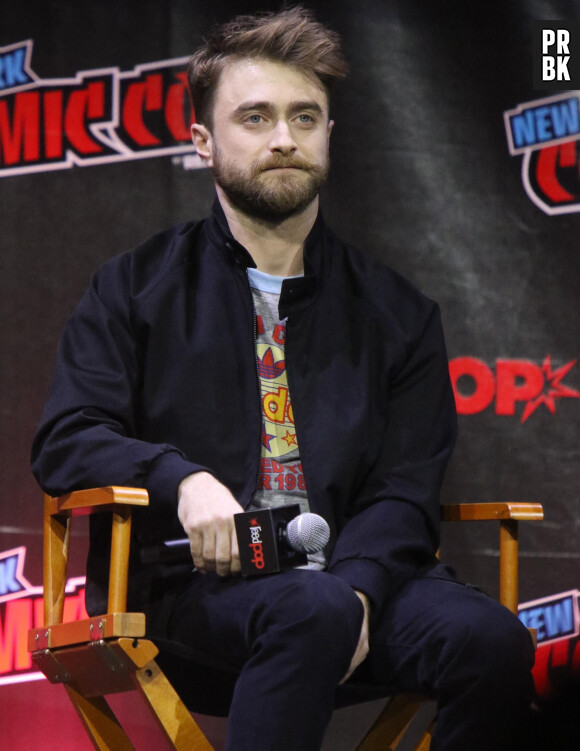 Daniel Radcliffe, - D.Radcliffe ("Harry Potter") répond à ses fans lors du "Comic Con" de New York, le 10 octobre 2022.  Celebrities attend New York Comic Con 2022 presents Roku Original film Weird The Al Yankovic Story panel at Empire stage at Jacob Javits Center in New York. October 10th, 2022. 