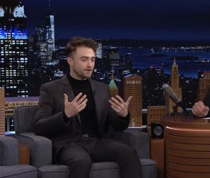 Daniel Radcliffe sur le plateau de l'émission "The Tonight Show Starring Jimmy Fallon" à New York, le 20 mars 2022.  Daniel Radcliffe laughs off rumors he'll play X-Men's Wolverine and reveals how he landed Weird Al Yankovic biopic, as he appears on The Tonight Show. The Harry Potter star vehemently denied to host Jimmy Fallon that he will be reprising Hugh Jackman's role as the iconic mutant with retractable claws. He joked: “I think it's because Wolverine in the comics is fairly short, so I think people are going: ‘Who's a short actor? Him! He can maybe play him'.” He explained that the Wolverine rumors have been persistent for a while, with fans reading into his comments and drawing their own conclusions. Daniel said: “This is something that has like come up every so often for the last few years. Every time it comes up I'm like: ‘That's not true there's nothing behind that'. And everyone's like: ‘Oh, he said it might be true!' And I'm like: ‘No, I didn't. I said the opposite of that!' And then every so often I'll get bored answering the question in a sensible way, so I'll make a joke and every time I make a joke, I'm like: ‘Why did you do that?' So the other day, I was like: ‘Prove me wrong, Marvel'. And that has ignited a whole thing!” When Fallon agreed with fans and said that Radcliffe would make 'a fantastic Wolverine' the star replied: “Anything that implies the fleetingest similarity to Hugh Jackman is incredibly flattering so I'm happy with that.” Fallon then quipped: “I'm so happy you decided to announce on our show that you are playing Wolverine. This is great!” Daniel laughed and replied: “No! No, it's not.” The Brit actor also spoke about his upcoming biopic film, Weird: The Al Yankovic Story, where he plays Weird Al Yankovic, saying: “I'm rarely excited to see the stuff that I'm in. I'm very, very excited to see that. I mean, you know, it's a fully insane movie, it's one of the most fun things I've ever done.” He also recalled the strange way he was cast for the film, after Yankovic saw him performing on The Graham Norton Show years ago. He revealed: “When I talked to Al for the first time, I was like: ‘I'm immensely flattered by the idea that you would pick me to play you but like, why me?' And apparently like, 13-14 years ago, I sang a version of a Tom Lehrer song on The Graham Norton show. I sang The Elements next to Colin Farrell and a very bemused Rihanna. I think she was just like: ‘Who is this kid and why is he singing The Elements?' I guess Al saw that and was like: ‘This guy maybe gets it'. And so picked me. So I'm very, very luck 