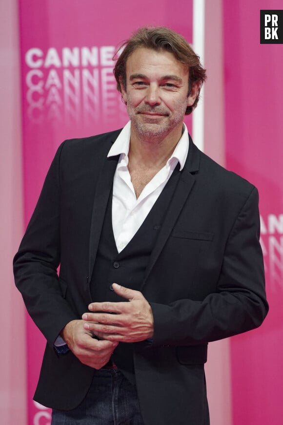 Patrick Puydebat au photocall de la seconde soirée du festival Canneseries saison 3 au Palais des Festivals à Cannes, le 10 octobre 2020. Canneseries se déroule du 9 au 14 octobre avec des mesures sanitaires importantes dues au COVID-19. © Norbert Scanella / Panoramic / Bestimage  