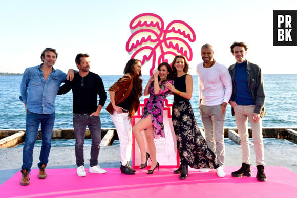 Patrick Puydebat, Sébastien Roch, Carole Dechantre, Elsa Esnoult, Laure Guibert, Sébastien Roch et Elliot Delage durant le photocall sur le ponton du Majectic pour la série "Les Mystères de l'Amour" dans le cadre de Canneseries saison 3 au Palais des Festivals à Cannes, le 10 octobre 2020. Canneseries se déroule du 9 au 14 octobre avec des mesures sanitaires importantes dues au COVID-19. © Bruno Bebert / Bestimage  Photocall of the soap "Les mysteres de l'amour" during Canneseries festival in Cannes on october 10th 2020 