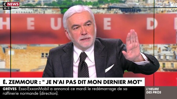 "Je croyais qu'il devait se taire !" : interdit d'intervenir face à Eric Zemmour, Laurent Joffrin brise l'interdit, Pascal Praud l'allume sur CNews