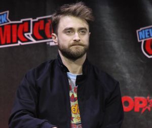 Daniel Radcliffe, - D.Radcliffe ("Harry Potter") répond à ses fans lors du "Comic Con" de New York, le 10 octobre 2022.  Celebrities attend New York Comic Con 2022 presents Roku Original film Weird The Al Yankovic Story panel at Empire stage at Jacob Javits Center in New York. October 10th, 2022. 