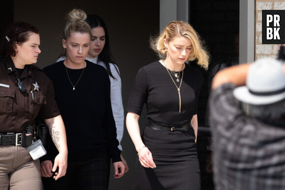 Amber Heard à la sortie du tribunal de Fairfax. Amber Heard a été condamné à verser à J. Depp, 8 millions de dollars pour diffamation. Fairfax, le 1er juin 2022.  Amber Heard departs the Fairfax County Courthouse, in Fairfax, Virginia, after the verdict was announced in the civil trial with Johnny Depp, Wednesday, June 1, 2022. Depp brought a defamation lawsuit against his former wife, actress Amber Heard, after she wrote an op-ed in The Washington Post in 2018 that, without naming Depp, accused him of domestic abuse. 