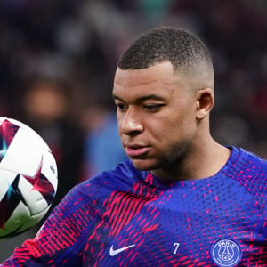 Kylian Mbappé (Paris SG) - Le PSG a batu l'OGC Nice (2 - 0) lors du match de Ligue 1 Uber Eats à Nice, le 8 avril 2023. © Norbert Scanella / Panoramic / Bestimage  PSG beats OGC Nice (2 - 0) in the Ligue 1 Uber Eats match in Nice on April 8, 2023. 