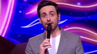 "Elle a fait pleurer..." : une candidate de Mask Singer 2023 dénonce un incident pas vu à la télé, la production s'explique