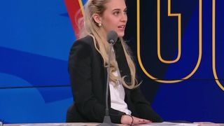 "Ils ont peut-être honte de voyager en classe éco..." : Sarah Saldmann se paye les Français qui en ont "rien à foutre" de l'écologie aux Grandes Gueules