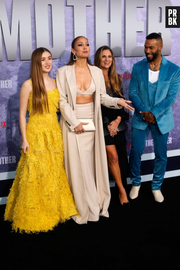 Lucy Paez, Jennifer Lopez, Niki Caro, Omari Hardwick à la première du film "The Mother" à Los Angeles, le 10 mai 2023.