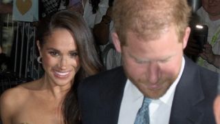 Chassés par des paparazzis, le Prince Harry et Meghan Markle ont frôlé la mort dans un accident de voiture