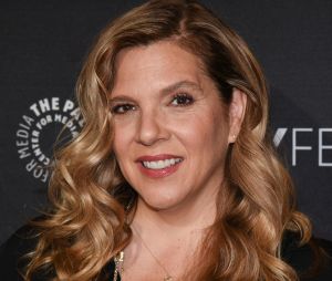 Krista Vernoff. - Photocall de la série "Grey's Anatomy" lors du PaleyFest 2023 à Los Angeles, le 2 avril 2023. 