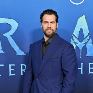 Qui a dit que tous les acteurs étaient complètement mégalo ?
Henry Cavill à la première du film "Avatar 2 : La voie de l’eau" de la société de production 20th Century Studios au théâtre Dolby à Hollywood, Los Angeles, Californie, Etats-Unis, le 12 décembre 2022