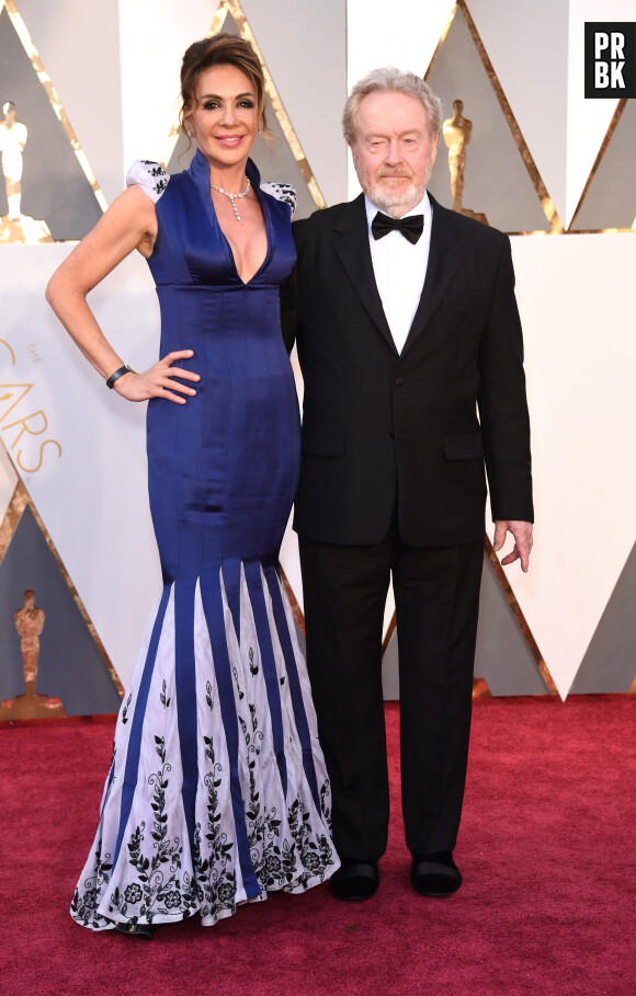 Ridley Scott et sa compagne Giannina Facio - Photocall de la 88ème cérémonie des Oscars au Dolby Theatre à Hollywood. Le 28 février 2016