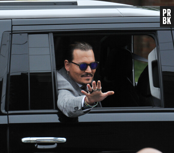 Johnny Depp à la sortie du tribunal de Fairfax, le 26 mai 2022. 