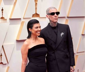 Kourtney Kardashian et Travis Barker lors de la 94ème édition de la cérémonie des Oscars au théâtre Dolby, à Los Angeles, Californie, Etats-Unis, le 27 mars 2022. 