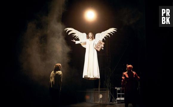 A ne pas louper ce soir : cette pièce de théâtre française adapte un classique absolu de la culture gay américaine, Angels in America


